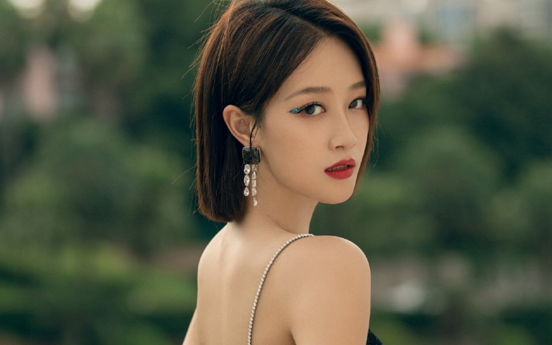 看台联动,从伊朗足球战术看NBA季后赛的智慧回响